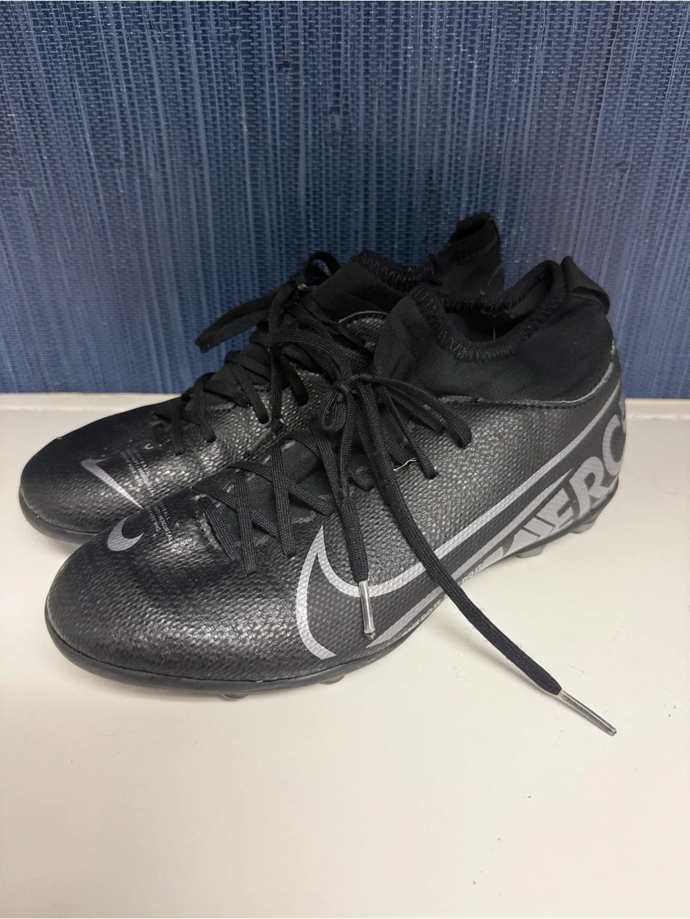 EUC Youth Nike Mercurial Soccer Cleats, Size 3Y, black/silver